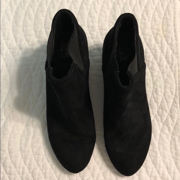 New Directions Black Cindy Boots - Picture 2 of 3